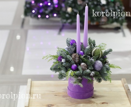 Композиция из хвои со свечами